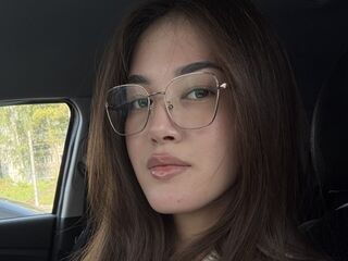 camgirl spreading pussy NikiMyles