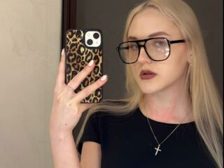 masturbating webcamgirl OleneErfert