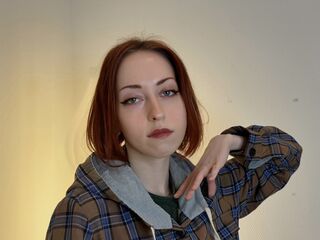 topless webcamgirl PameliaFavreau