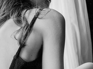 nude webcam girl pic RemaRoy