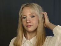 girl showing tits RhondaPerry