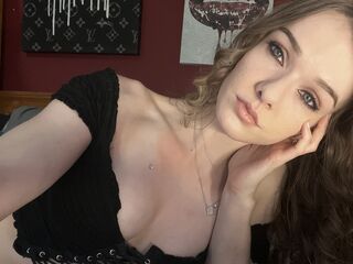 topless webcamgirl RhylieHazel