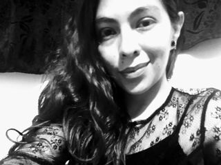 hot cam girl spreading pussy RomaNof