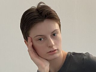 camgirl showing pussy RufinaTavolario