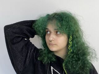 cam whore SamellaMagowan