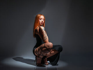 naughty camgirl masturbating with vibrator SerenaJaramillo