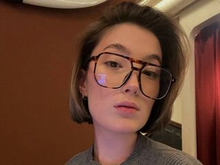 girl showing pussy SheilaSweezer