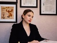 camgirl playing with sex toy SofiaBetancurt