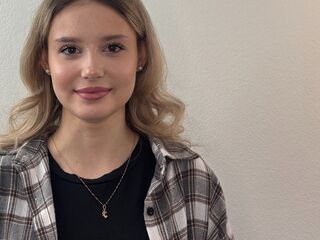 camwhore spreading pussy TanyaPanah