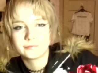naughty camgirl masturbating with dildo TomasaLohry