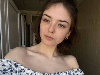 live cam girl photo UshaSolgovic