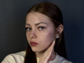 naughty camgirl masturbating with dildo ValeriaLudewig