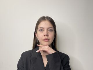 girl fingering shaved pussy VictorinaKiecker