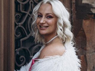 naked cam chat WilsonAvery